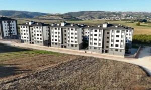 İnegöl Belediyesi, Alanyurt bölgesindeki iki mahallede toplam 26 sokakta kaldırım
