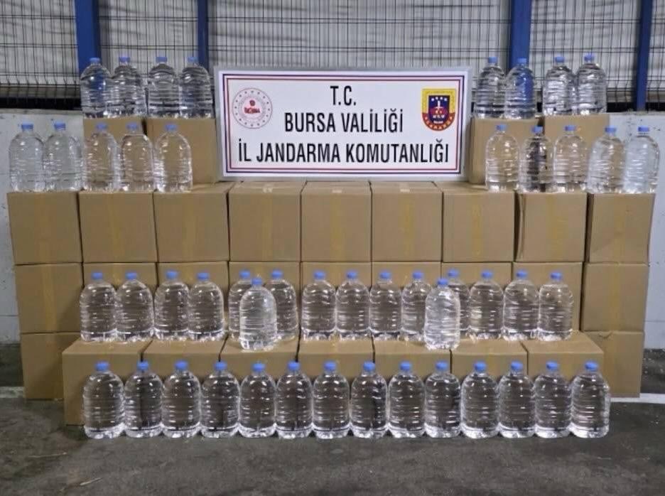 Bursa’da kaçakçılığın önlenmesine yönelik yapılan operasyonlarda bir araçta yapılan aramada,