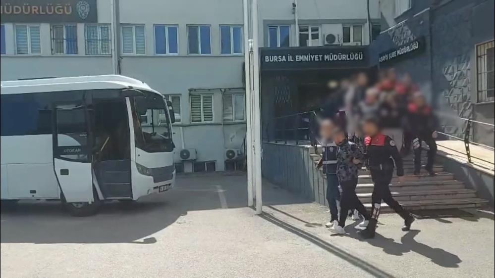 Bursa'da masaj salonları üzerinden kadınları fuhşa teşvik ederek haksız kazanç
