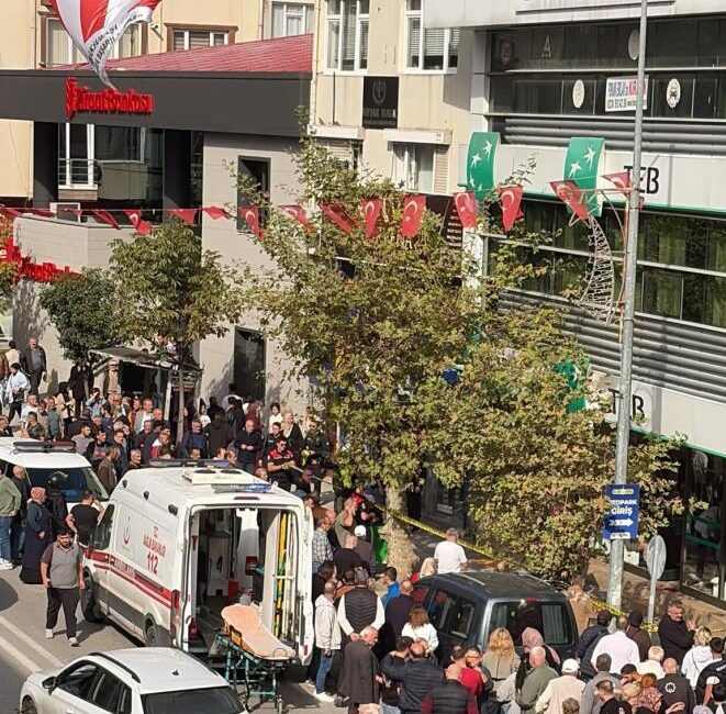 Bursa'nın Gemlik ilçesinde bıçaklı saldırıda yaralanan 4 aylık hamile kadın