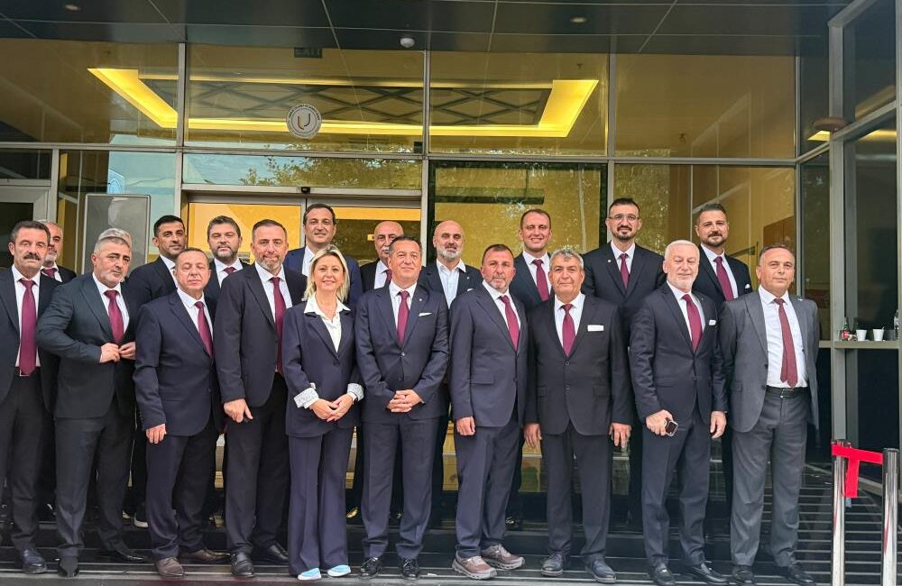 Gemlik’te seçimin galibi Hasan Hamaloğlu oldu Gemlik Ticaret ve Sanayi Odası seçimlerinde beyaz liste ile yarışan
