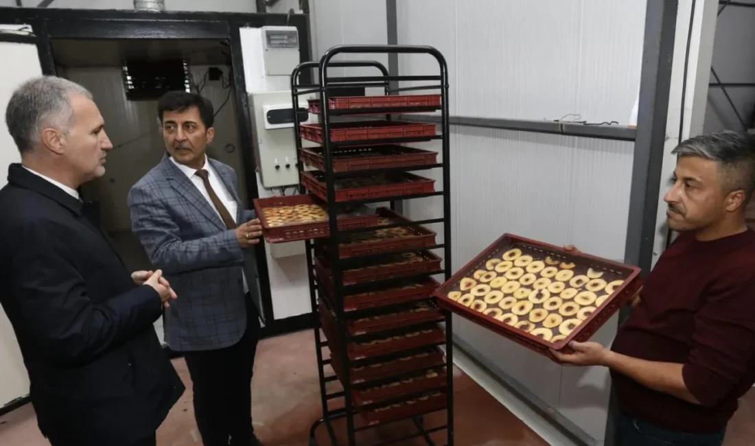 İnegöl’ün tarımsal ürünleri Madrid’de dünya pazarına tanıtıldı İnegöl’ün yaş meyve çeşitleri ve belediyenin Özündenkuru markasıyla ürettiği meyve