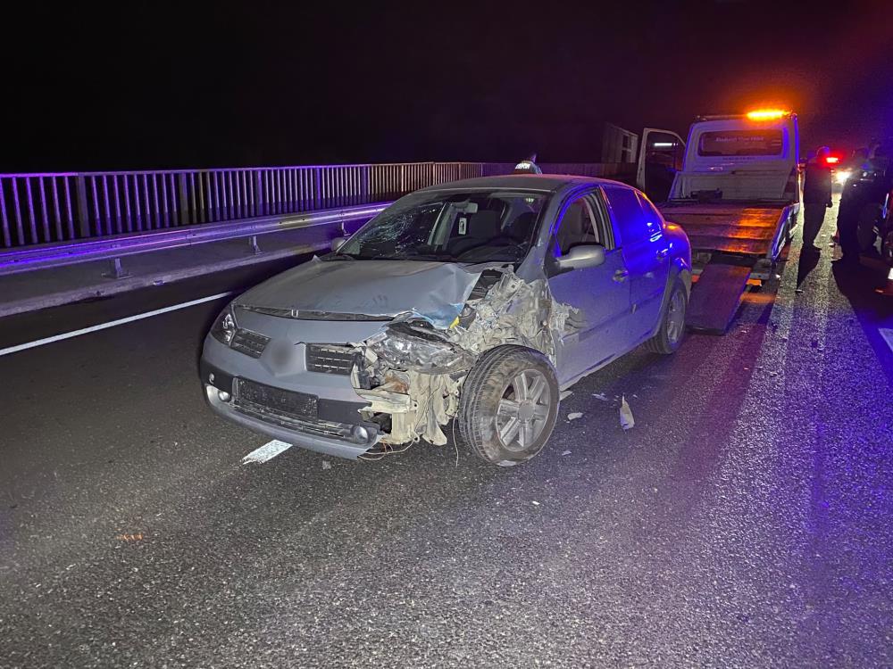 Bursa'nın İnegöl ilçesinde üç aracın karıştığı zincirleme trafik kazasında 1'i