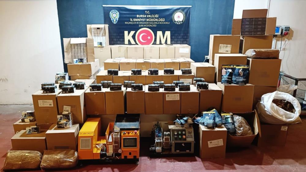Bursa'da kaçak tütün ve sigara üretimine yönelik düzenlenen operasyonda 627