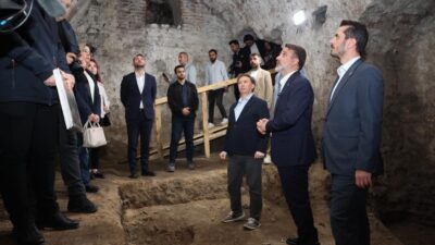 Bursa Büyükşehir Belediyesi Başkan Vekili Şahin Biba, Tophane'deki Bizans galerilerinde