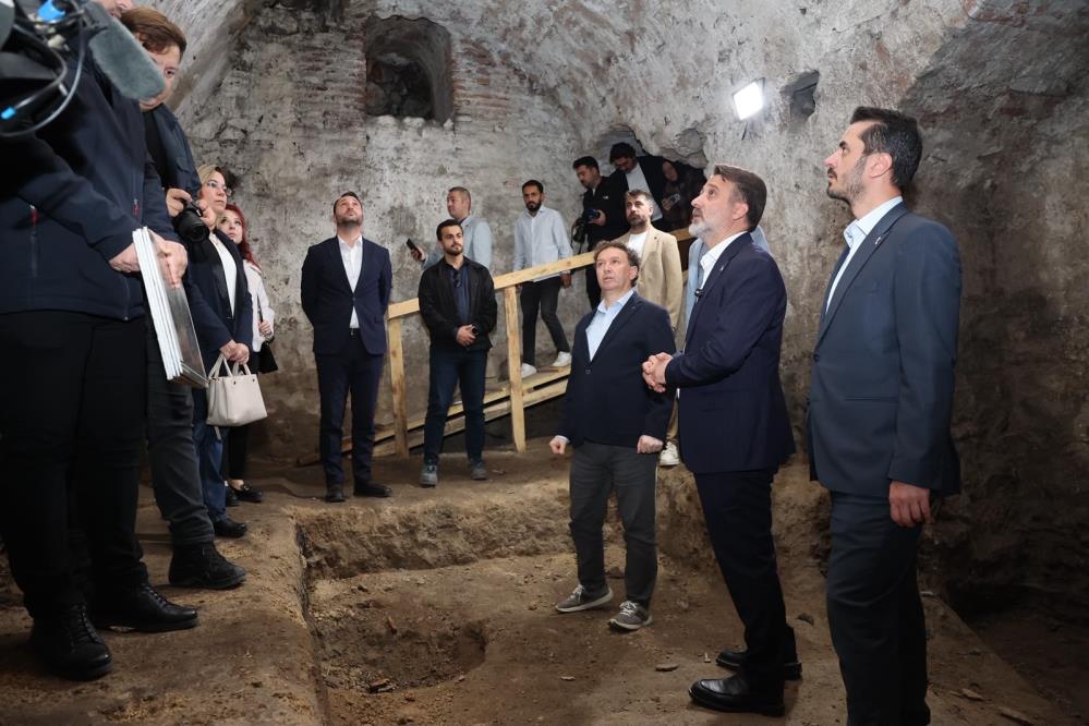 Bursa Büyükşehir Belediyesi Başkan Vekili Şahin Biba, Tophane'deki Bizans galerilerinde