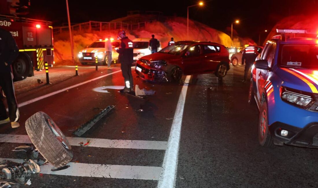 Nevşehir’de iki otomobilin kafa kafaya çarpışması sonucu 3’ü Çinli turist