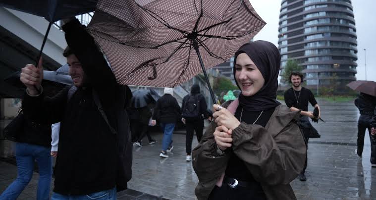 İstanbul’da eğitime sağanak engeli! 1 Bülten Medya -
