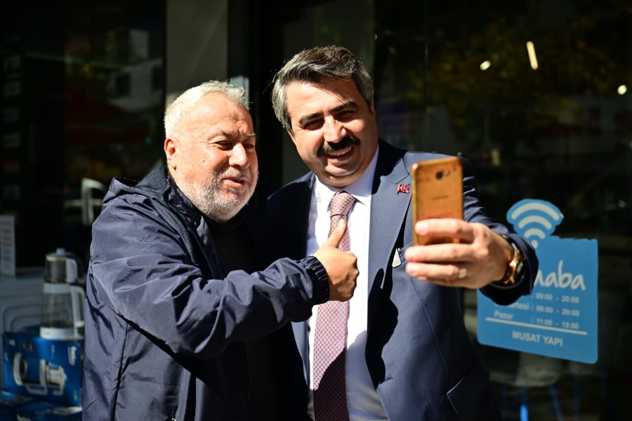 Yıldırım Belediye Başkanı Oktay Yılmaz, Teyyareci Mehmet Ali Caddesi’nde esnafla
