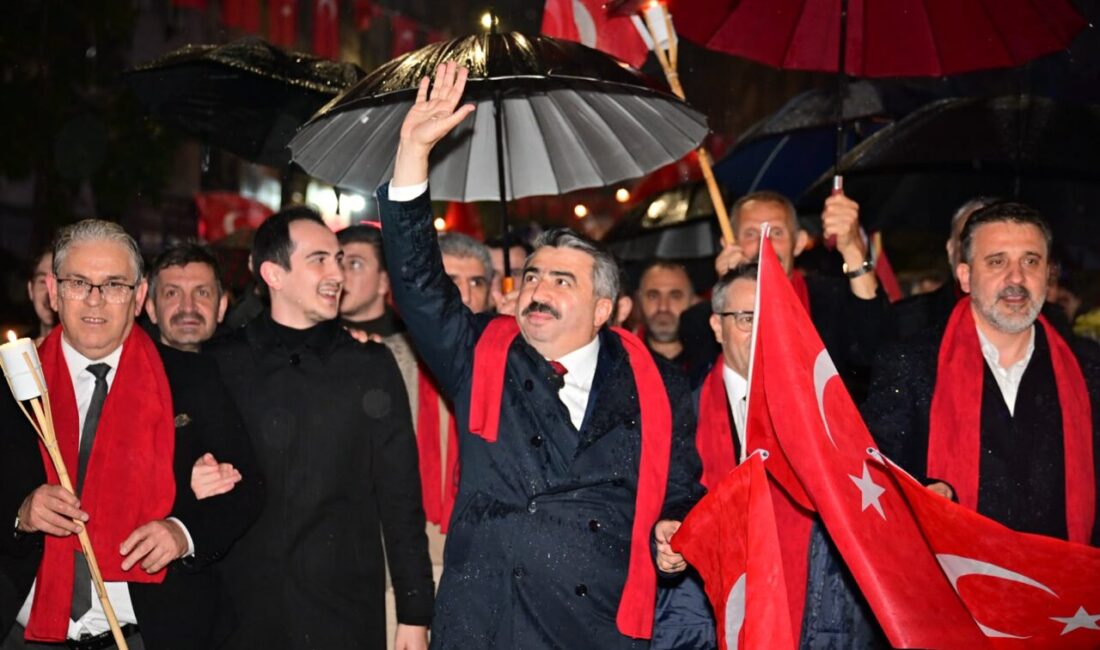 Yıldırım Belediye Başkanı Oktay Yılmaz’dan Cumhuriyet Bayramı mesajı Yıldırım Belediye Başkanı Oktay Yılmaz, Cumhuriyet’in 103. yıl dönümü dolayısıyla