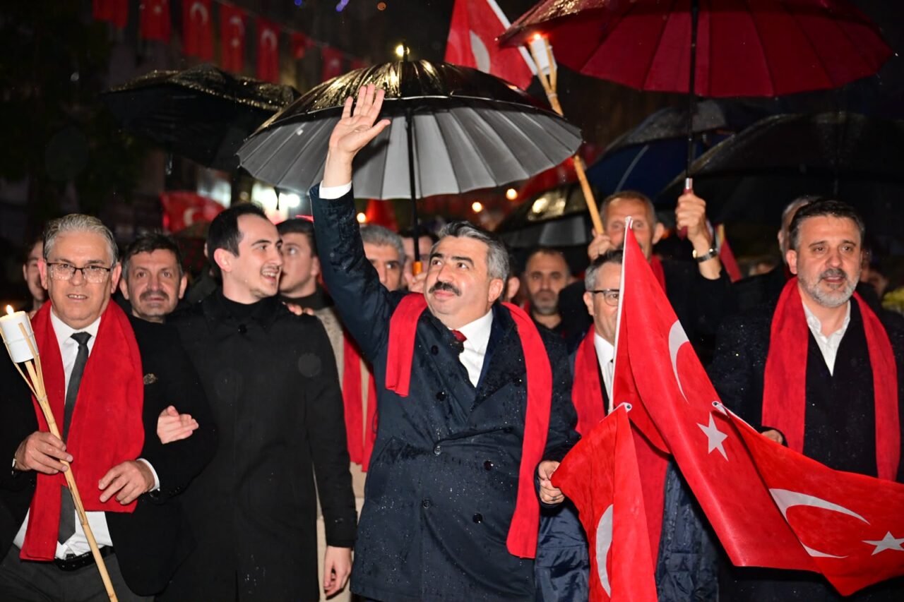 Yıldırım Belediye Başkanı Oktay Yılmaz, Cumhuriyet’in 103. yıl dönümü dolayısıyla