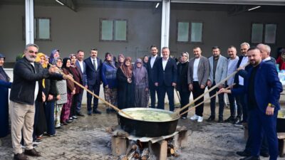 Bursa’nın Hamamlıkızık Mahallesi’nde kestane hasadı döneminde düzenlenen Nebi Dede Çorbası