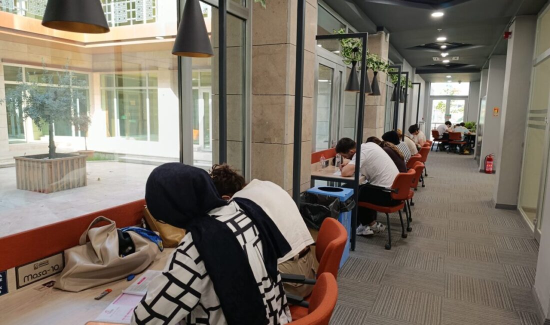 Yıldırım’da KPSS’ye gireceklere ücretsiz prova! Yıldırım Belediyesi, ortaöğretim düzeyinde Kamu Personel Seçme Sınavı’na (KPSS) hazırlanan